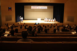 「運動場明渡し裁判」最終報告集会